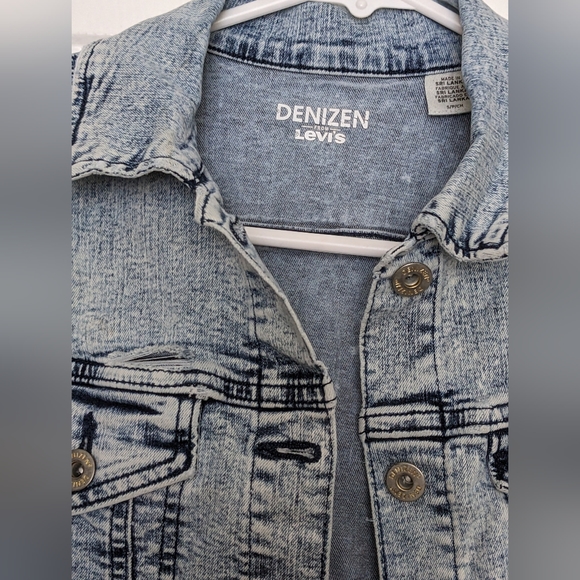 Denizen from Levi's Women's Jeans Jacket - Picture 16 of 16